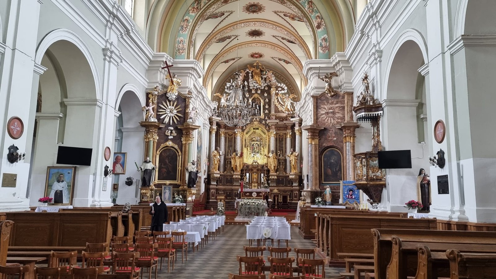 You are currently viewing Zespół Klasztorny Karmelitów w Woli Gułowskiej